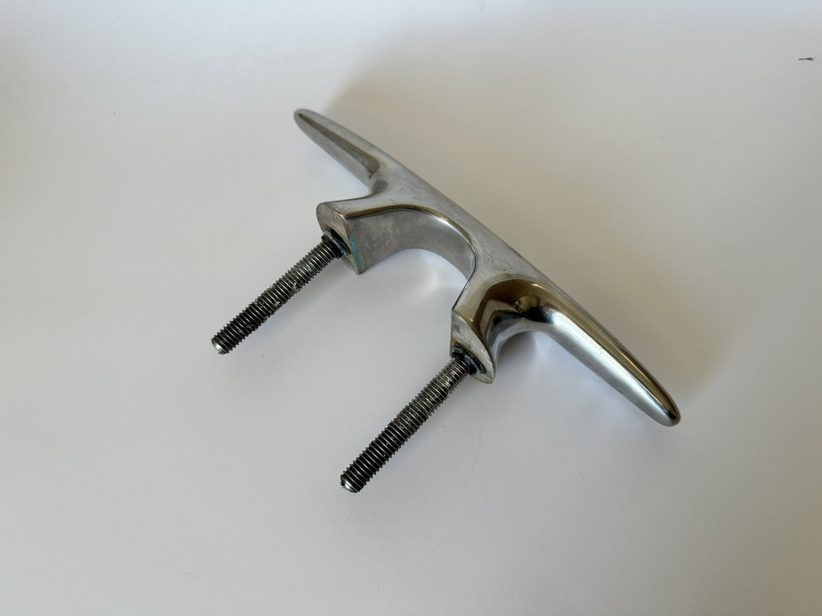 Attwood Whitlet Cleat 8.5" x 2-15/16"