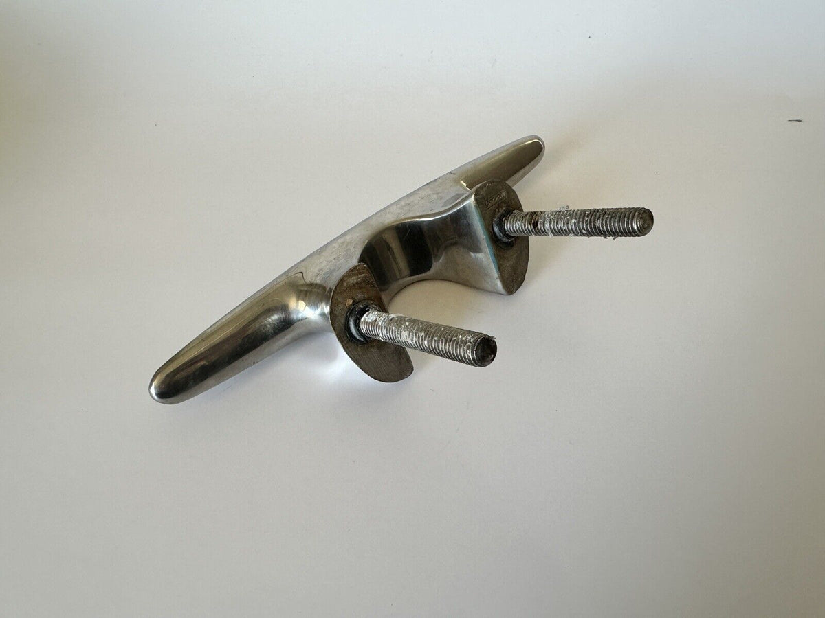 Attwood Whitlet Cleat 8.5" x 2-15/16"