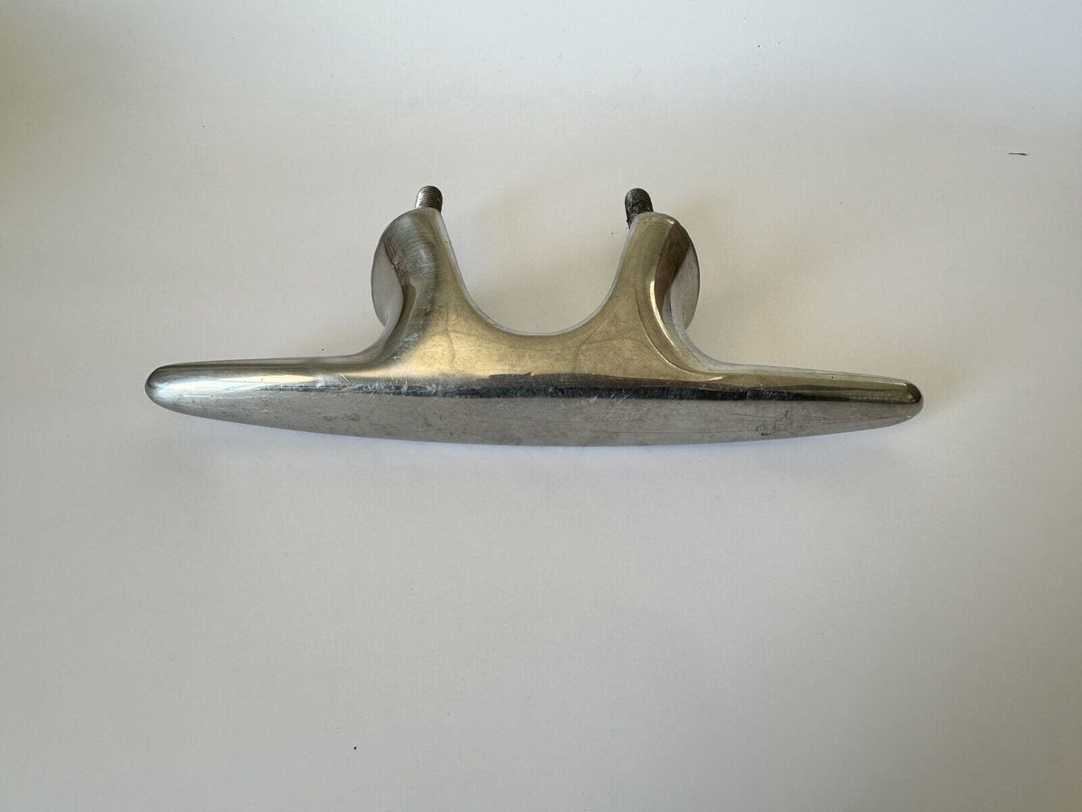 Attwood Whitlet Cleat 8.5" x 2-15/16"