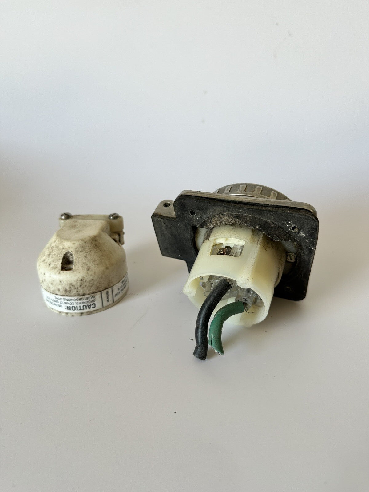 Hubbell 231A Twist Lock Marine Boat Shore Power Inlet (125V, 30A)