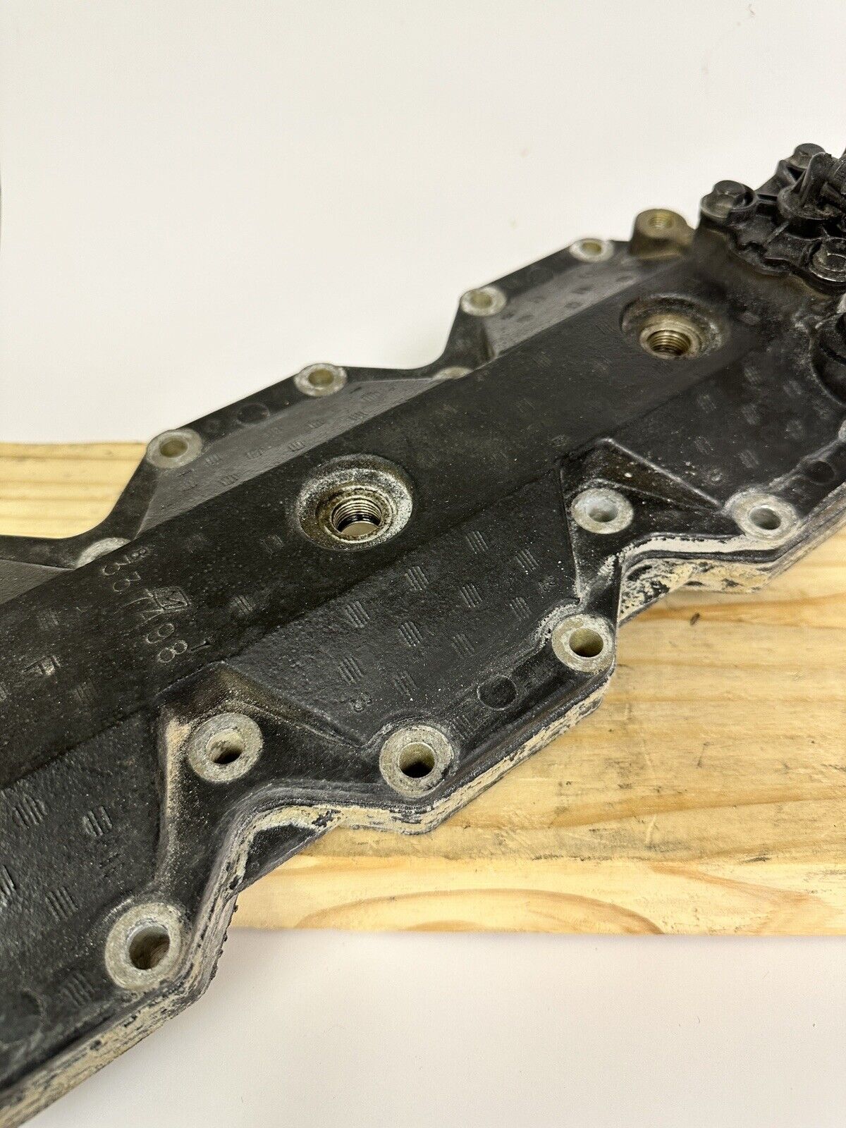 Johnson Evinrude 225 Cylinder Head