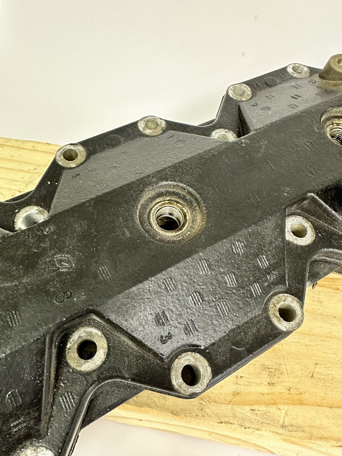 Johnson Evinrude 225 Cylinder Head